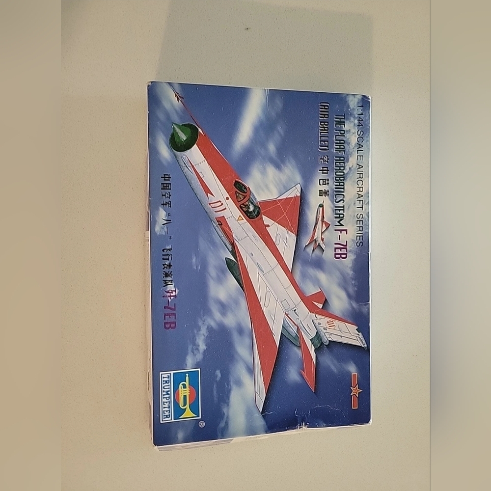 Trumpeter J-7EB Model Kit